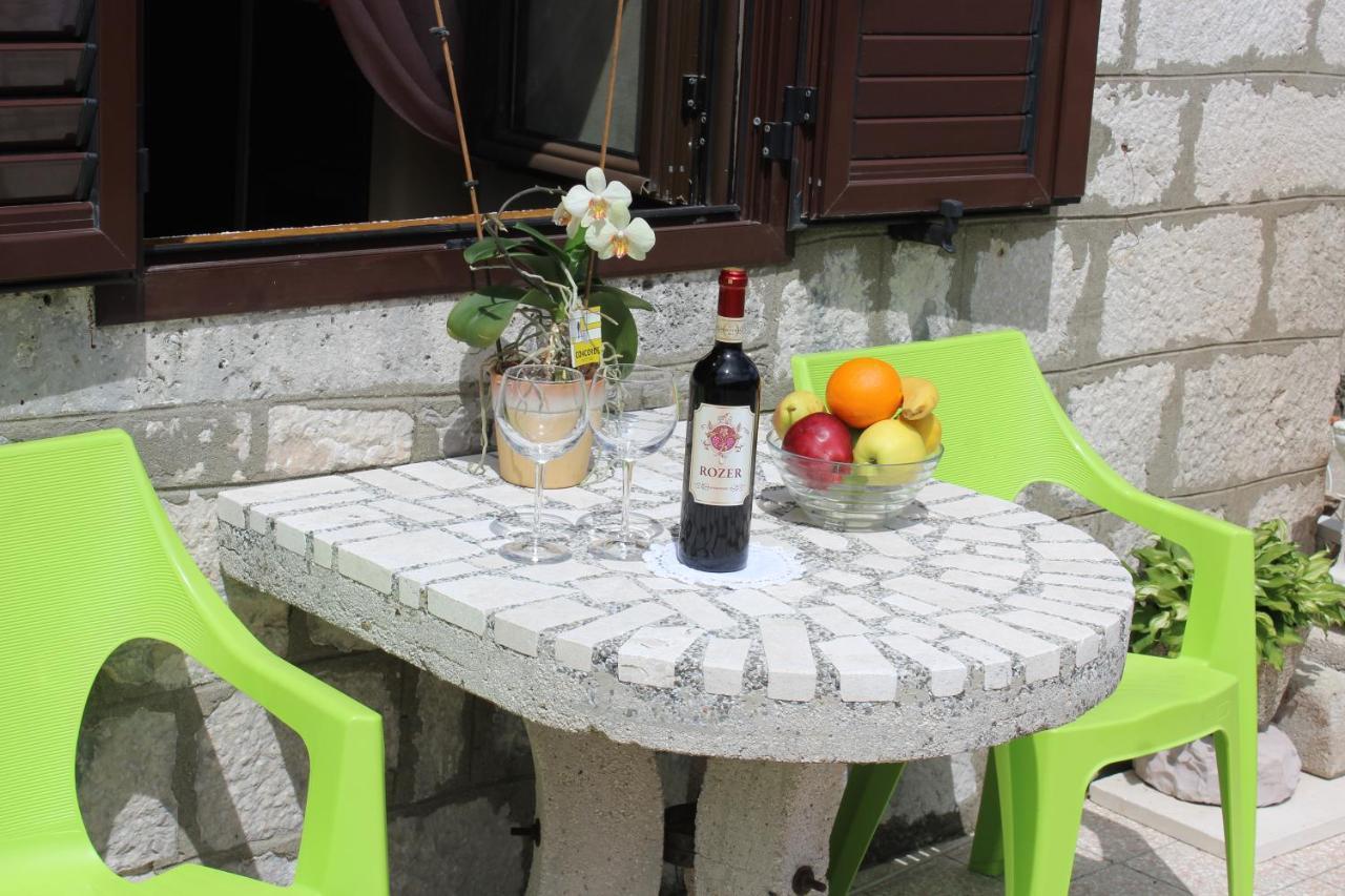 Mare E Montagna Apartment Kotor Exterior photo
